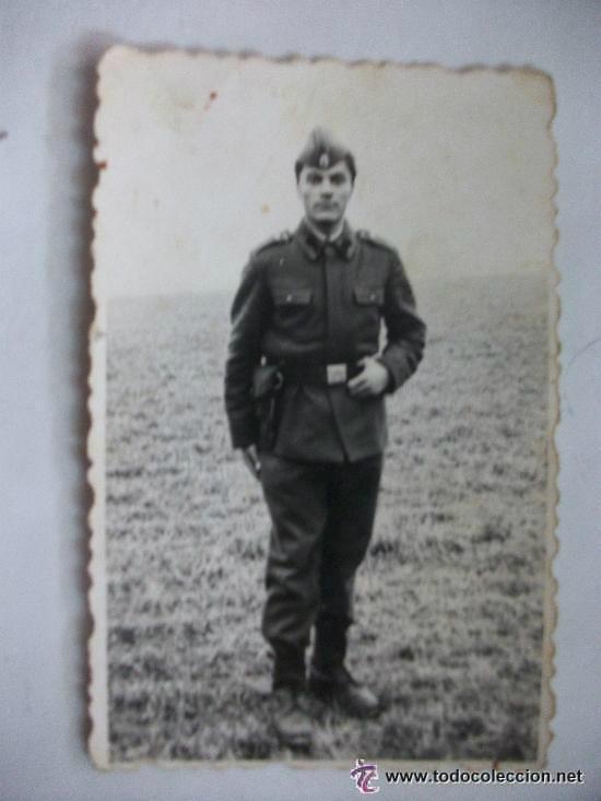 Militaria: MILITAR : SOLDADO ALEMAN RFA O RDA O ALGUN PAIS DEL ESTE... 5,5 x 9 cm