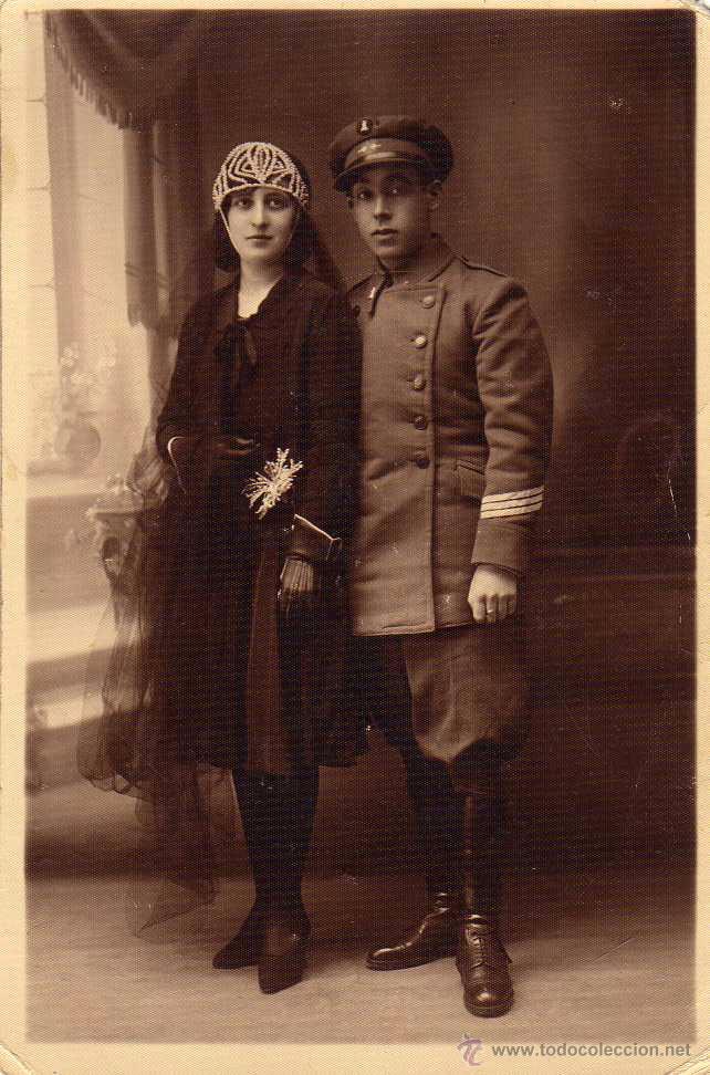 Militaria: Fotograf&iacute;a 17 x 11 cm militar con su mujer. Foto Emiliano Salamanca.
