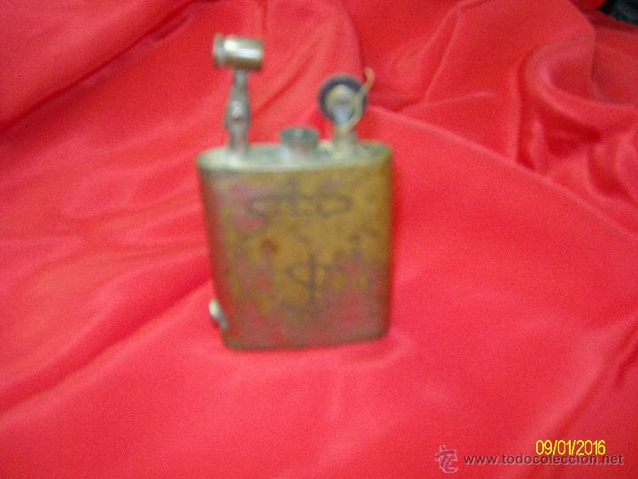 Militaria: MECHERO ANTIGUO