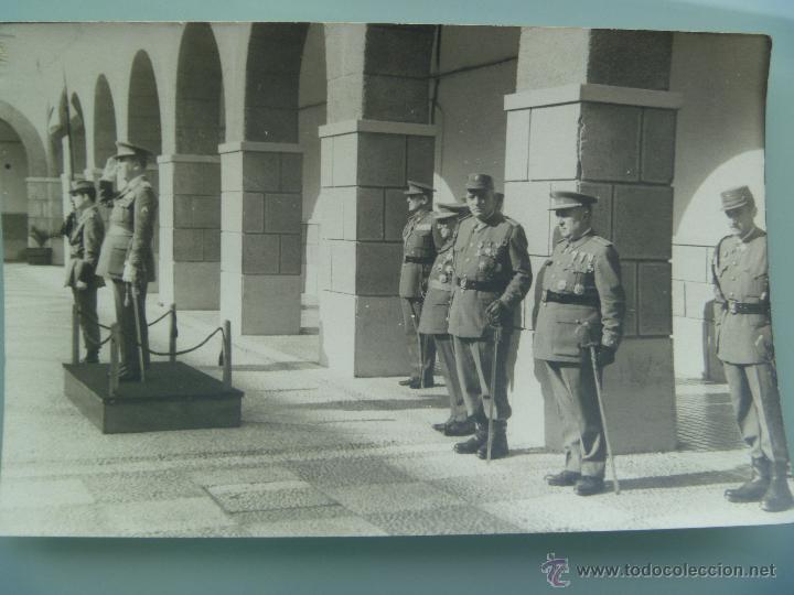 Militaria: GENERALES ( UNO EX DIVISION AZUL, CRUZ DE HIERRO) Y OFICIALES .CEUTA