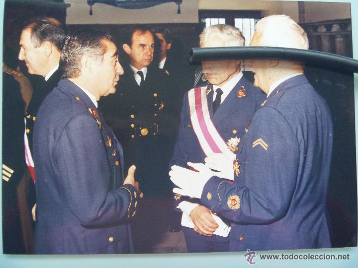 Militaria: GENERAL Y COMANDANTE AVIACION , COLECTIVA LEGION. DOS ANGULOS HERIDO