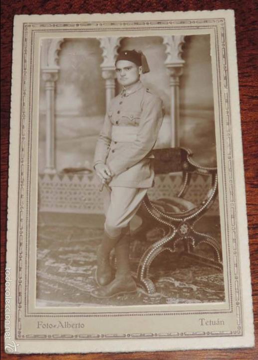 Military Antiques: FOTOGRAFIA DE SOLDADO DE REGULARES, FOTO ALBERTO, TETUAN, MIDE 16 X 10,5 CMS.