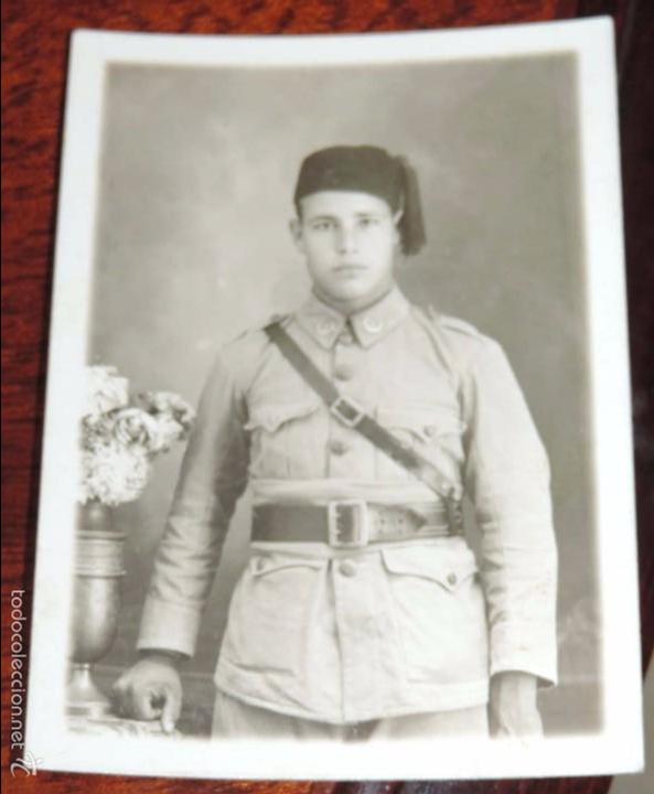 Military Antiques: FOTOGRAFIA DE SOLDADO DE REGULARES, MIDE 8,5 X 6 CMS.