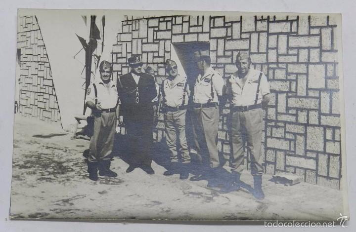 Militaria: FOTOGRAFIA DE OFICIALES DE LA LEGION EN EL SAHARA, A&Ntilde;OS 60, MIDE 14 X 9 CMS.