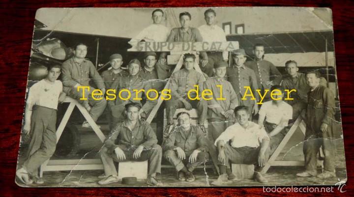 Militaria: FOTOGRAFIA DEL GRUPO DE CAZA, AVIACION, MECANICOS, AVIADORES Y TROPA SEGURAMENTE EN LA GUERRA DEL RI