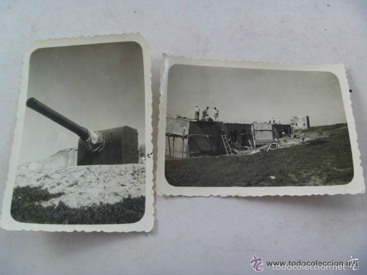 Militaria: LOTE DE 2 FOTOS DE ARTILLEROS, CONSTRUYENDO UN BUNKER Y CA&Ntilde;ON EN UNO, COSTA ESPA&Ntilde;OLA .. 6 x 9 cm