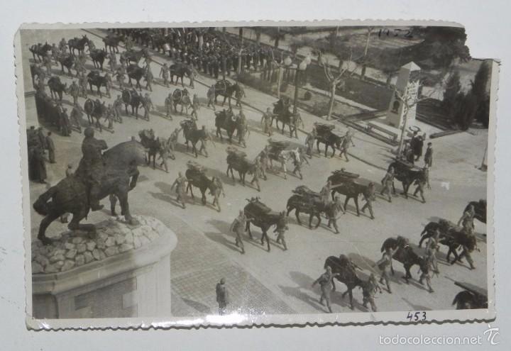Militaria: FOTOGRAFIA MILITAR DE MARCHA Y FUEGO REAL, ENERO DE 1952, MIDE 17,5 X 12 CMS.