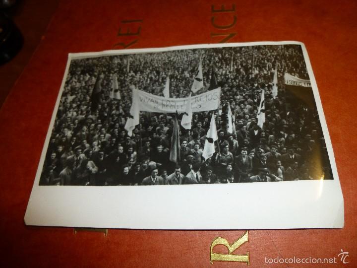 Militaria: fotografia de concentracion de requetes, seguramente montejurra, 18 x 13 cm.