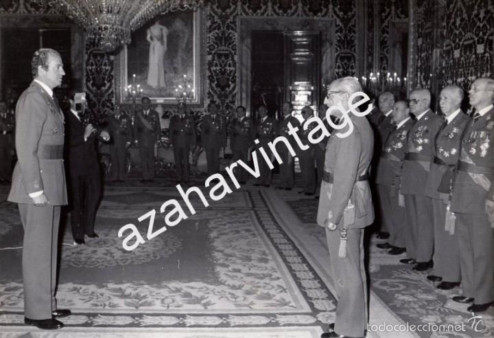 Militaria: RECEPCION DEL REY, EN LA FIESTA DE SANTA BARBARA, A GENERALES Y OTROS MANDOS DE ARTILLERIA,240X180MM