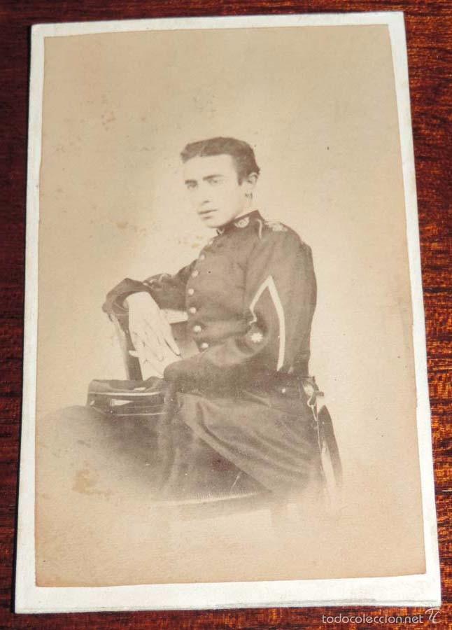 Militaria: FOTOGRAFIA ALBUMINA DE OFICIAL DE INFANTERIA, 1870 APROXIMADAMENTE, GRADO DE SARGENTO Y EMPLEO EFECT