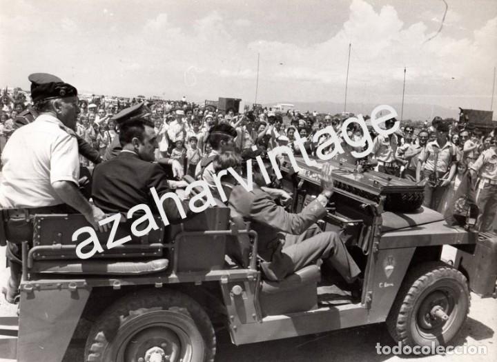 Militaria: ROBLEDILLO DE MOHERNANDO,1979 ,EL REY EN LA CLAUSURA DEL XXV ANIVERSARIO DE LAS FUERZAS PARACAIDISTA