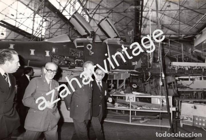 Militaria: AVIACION, GETAFE, 1977, FACTORIA CASA, GUTIERREZ MELLADO Y FRANCO IRIBARNEGARAY,240X180MM