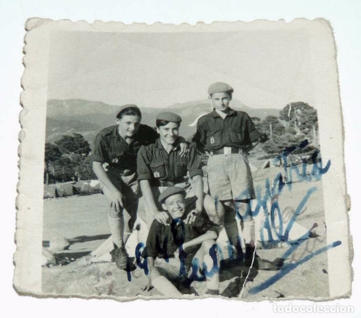 Militaria: FOTOGRAFIA DE CAMPAMENTO DEL FRENTE DE JUVENTUDES, 1949, MIDE 5,5 X 5,5 CMS.
