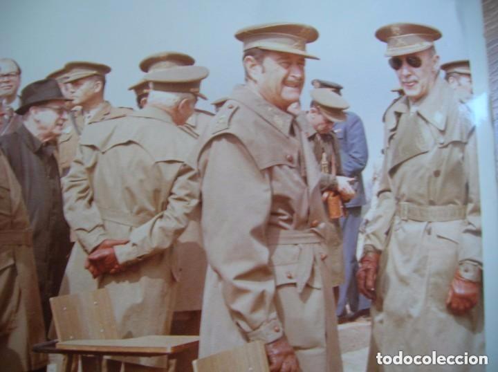Militaria: FOTOGRAFIA DEL GENERAL MILAN DEL BOSCH CON OTROS MILITARES. GRAN FORMATO.