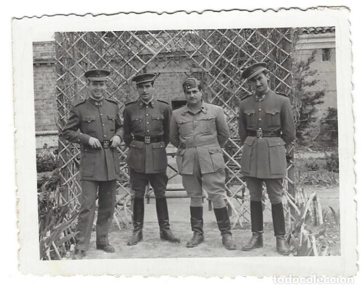 Militaria: OFICIALES DEL EJ&Eacute;RCITO ESPA&Ntilde;OL EN FECHA 24/4/1953 CON NOMBRES EN LA PARTE POSTERIOR