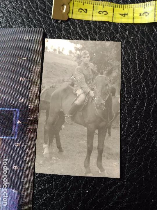 Militaria: Fotograf&iacute;a de militar montado en caballo desconozco rango