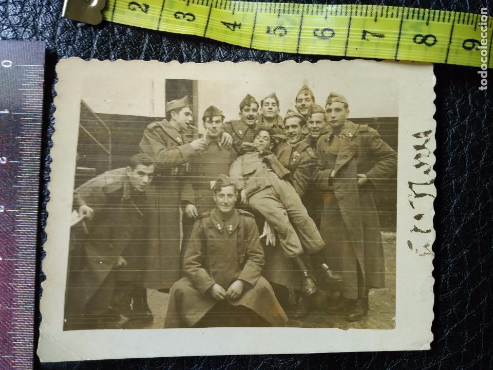 Militaria: Antigua fotograf&iacute;a militar soldados a&ntilde;os 40 1947