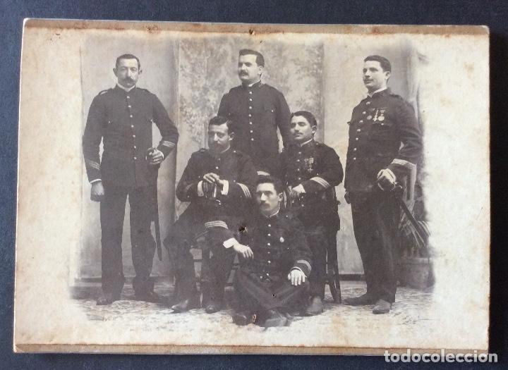 Militaria: FOTO FOTOGRAF&Iacute;A MILITAR. SUBOFICIALES CONDECORACI&Oacute;N. 51 EN CUELLO.