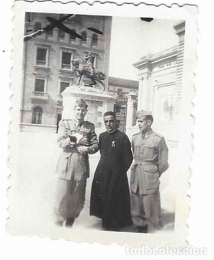 Military Antiques: SOLDADOS ESPA&Ntilde;OLES DEL EJ&Eacute;RCITO ESPA&Ntilde;OL CON SACERDOTE - A&Ntilde;OS CUARENTA