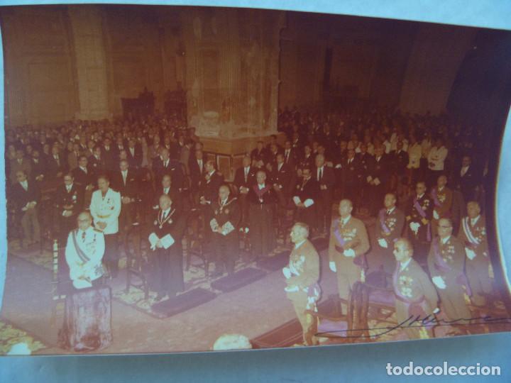 Militaria: FOTO ACTO CATEDRAL DE VALENCIA : CLERO , ALCALDE y GENERAL( EX DIVISION AZUL CRUZ DE HIERRO ) JUECES