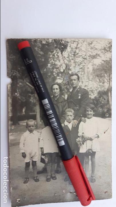 Militaria: Alf&eacute;rez de Ingenieros con su familia. A&ntilde;os 20.