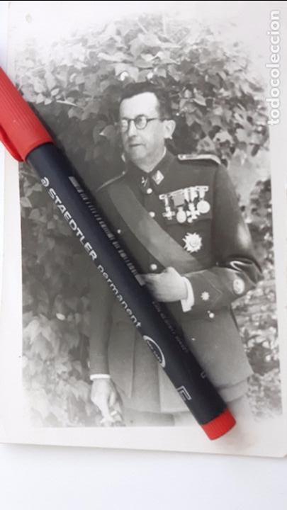 Militaria: Comandante de Ingenieros con uniforme de gala y Medalla colectiva .