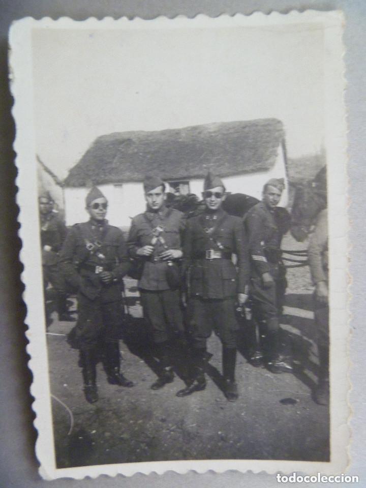 Militaria: REPUBLICA : FOTO DE SARGENTO Y BRIGADA DE ARTILLERIA Y CABALLOS. CORIA DEL RIO, 1935