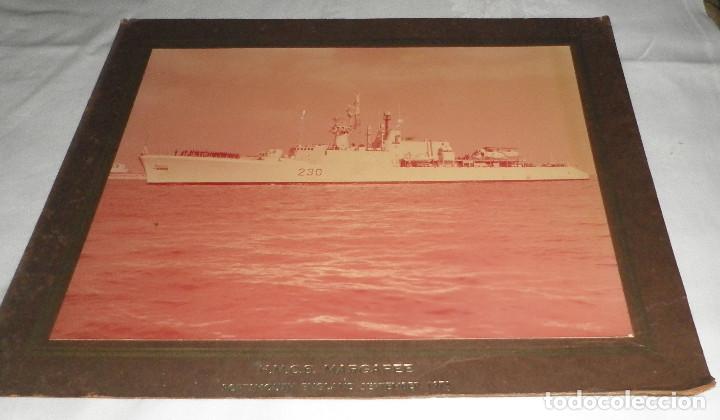 Militaria: fotografia del destructor H.M.C.S. Margaree  portsmouth england september 1978
