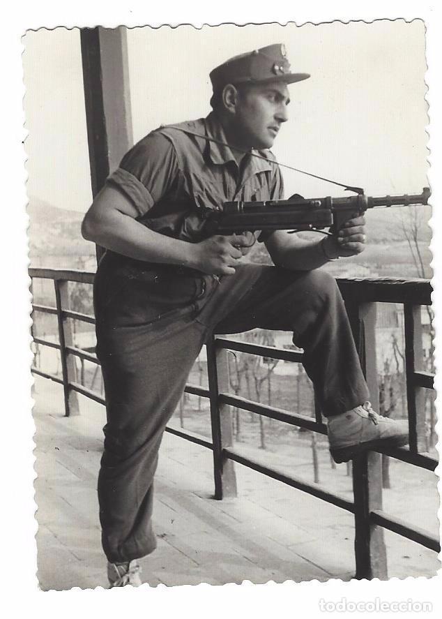 Military Antiques: SOLDADO ESPA&Ntilde;OL CON SUBFUSIL Z45 EN LOS A&Ntilde;OS 50/60