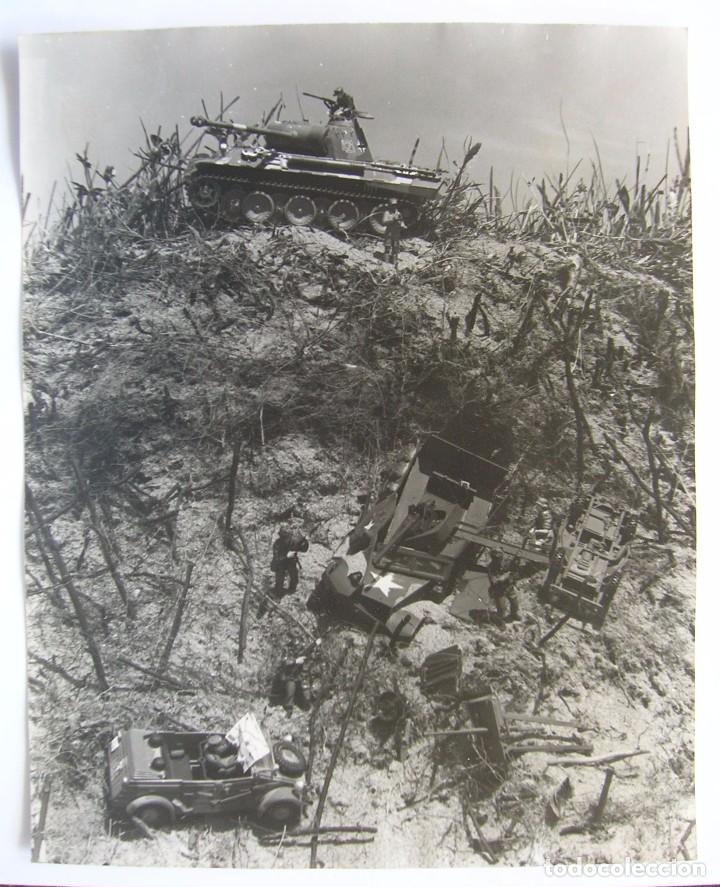 Militaria: FOTOGRAFIA ESCENIFICACION COMBATE TANQUES ALEMANES II GUERRA MUNDIAL