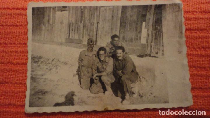 Militaria: ANTIGUA FOTOGRAFIA.MILITARES.CAMPO SOTO.1950