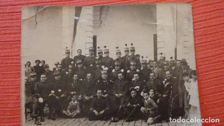 Militaria: ANTIGUA FOTOGRAFIA.MILITARES CON ROS.INFANTERIA? PRINCIPIOS DEL XX.