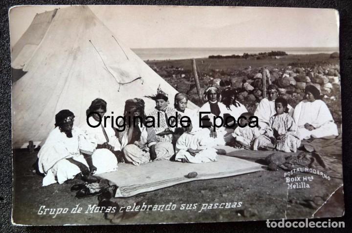 Militaria: (JX-171162)Postal fotografica , Grupo de Moras celebrando sus Pascuas (sic.) .