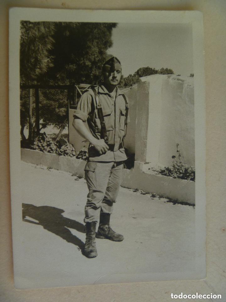 Militaria: LA LEGION : FOTO  DE LEGIONARIO CON CHAPIRI Y CORREAJE