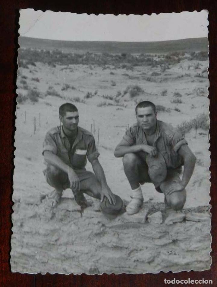 Military Antiques: MILITARES EN EL SAHARA ESPA&Ntilde;OL 1963, MIDE 10 X 7 CMS.