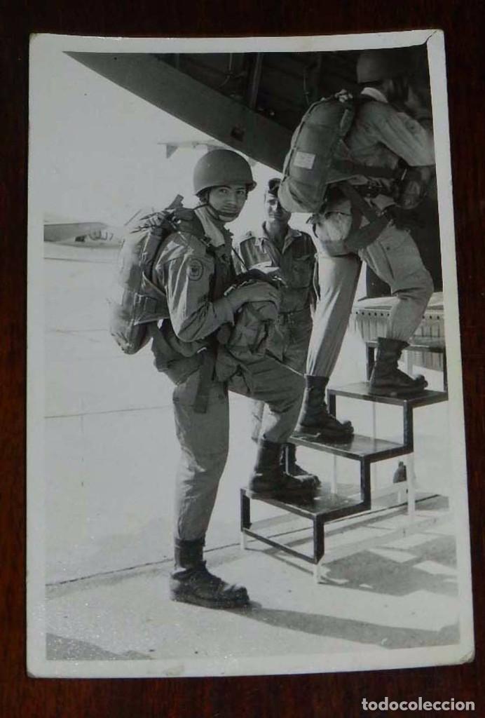 Militaria: FOTOGRAFIA DE PARACAIDISTA ESPA&Ntilde;OL, 1971, TAMA&Ntilde;O POSTAL