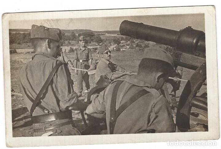 Militaria: SOLDADOS ESPA&Ntilde;OLES DE ARTILLER&Iacute;A EN JULIO DE 1950 - DEDICATORIA EN LA PARTE POSTERIOR