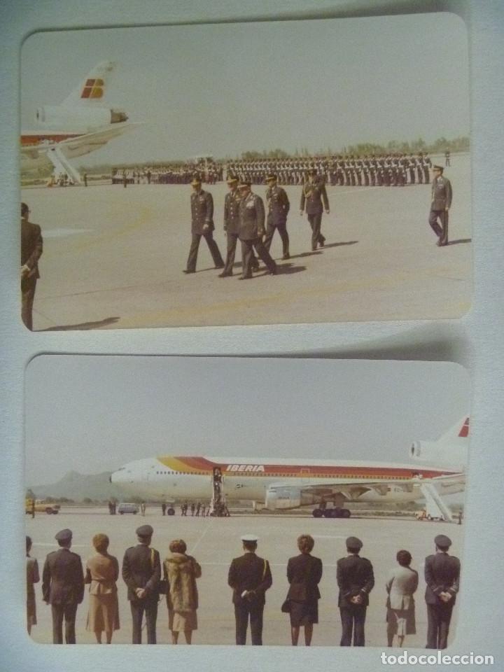 Militaria: AVIACION : LOTE DE 2 FOTOS DE GENERAL RECIBIDO EN AEROPUERTO, AVION DE IBERIA, TROPAS. ETC