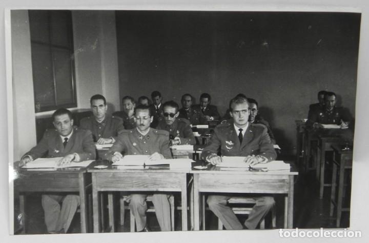 Militaria: FOTOGRAFIA DE EL REY JUAN CARLOS I DE BORBON EN 19561, ALUMNO DEL CURSO INFORMATIVO DE COOPERACION A