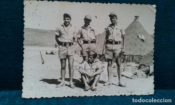 Military Antiques: Fotograf&iacute;a Legionarios en el campamento. 10 x 7 cm.