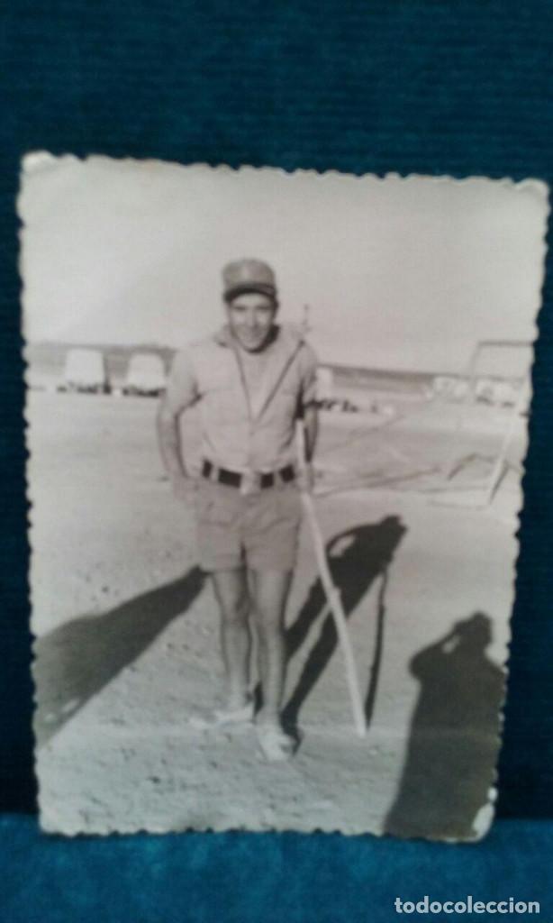 Military Antiques: Fotograf&iacute;a . Legionario en el desierto. 10 x 7 cm