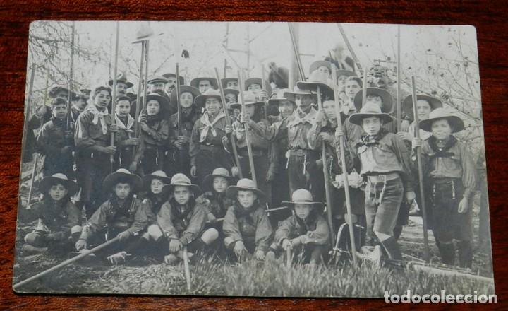 Militaria: ANTIGUA FOTO POSTAL DE BOY SCOUTS EN ESPA&Ntilde;A, FOTOGRAFIA H. VALLV&Eacute;, EXPLORADORES, ESCULTISMO, VER LAS