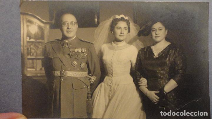 Militaria: ANTIGUA FOTOGRAFIA.MILITAR MUY CONDECORADO EN BODA.FOTO SIERRA.MADRID.1955