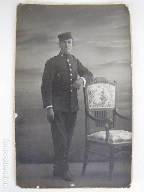 Militaria: Soldado Regimiento ferrocarriles. gorro panadero alfonsino. 1914