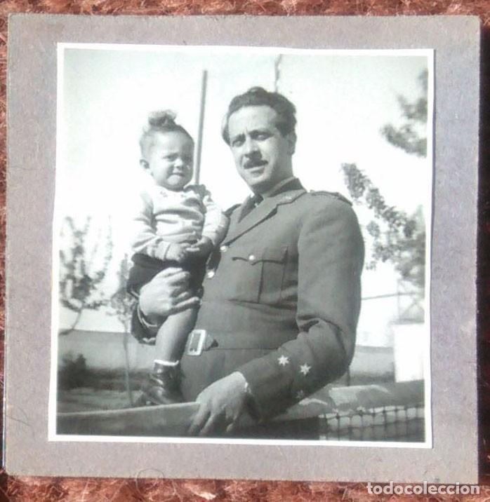 Militaria: MILITAR DE AVIACION E HIJO EN MAESTRANZA AEREA DE ALBACETE 1950