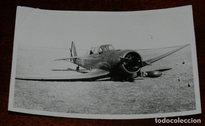 Militaria: ANTIGUA FOTOGRAFIA DE AVIACION, AVION ESPA&Ntilde;OL ACCIDENTADO A&Ntilde;OS 40, MIDE 16,5 X 10,5 CMS. TAL COMO SE