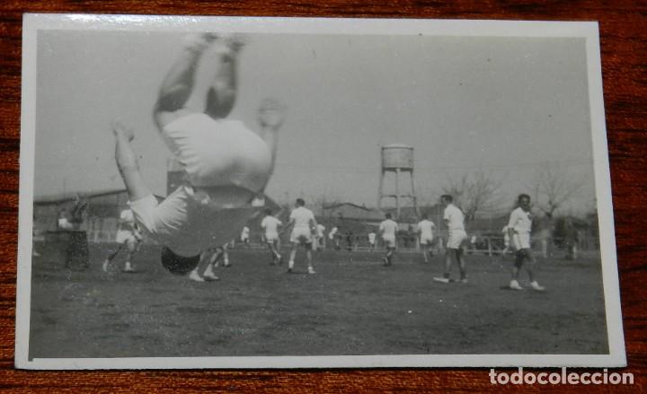 Militaria: FOTOGRAFIA DE EJERCICIOS DEPORTIVOS DE OFICIALES EN EL AERODROMO MILITAR DE LEON 1942 APROXIMADAMENT