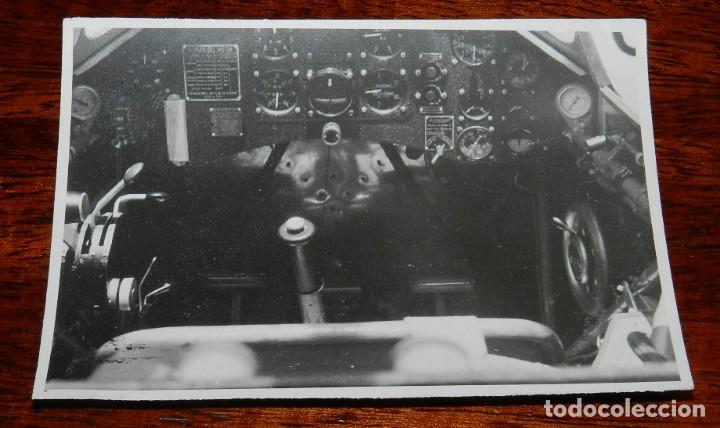 Militaria: FOTOGRAFIA DE PANEL DE MANOS DE AVION, AERODROMO MILITAR DE LEON 1942 APROXIMADAMENTE, MIDE 12 X 8,5