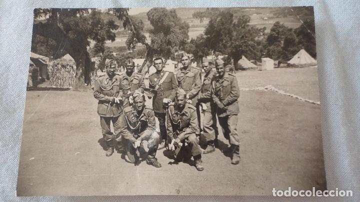 Militaria: ANTIGUA FOTOGRAFIA.GRUPO DE MILITARES.MONTEJAQUE.MALAGA 1948
