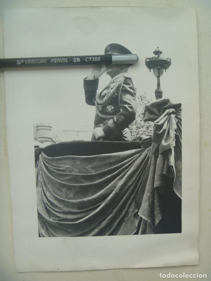 Militaria: FOTO GENERAL MEDALLA MILITAR INDIVIDUAL , COLECTIVA REGULARES. SEO URGEL .. 16 X 22 CM